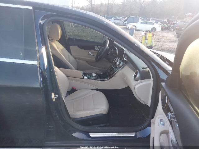 55SWF4KB8HU207567 Mercedes-Benz C 300 4matic