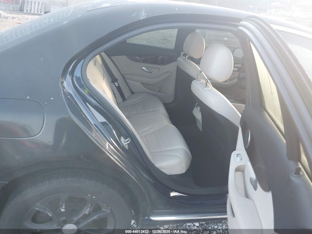 55SWF4KB8HU207567 Mercedes-Benz C 300 4matic