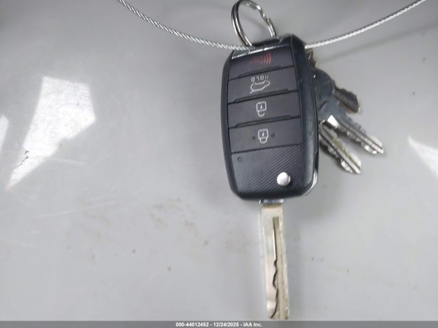 5XYPG4A32GG093537 KIA Sorento 2.4l Lx