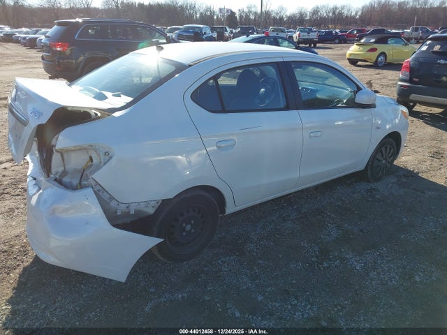 2017 MITSUBISHI MIRAGE G4 ML32F3FJ9HHF05675 Photo 3