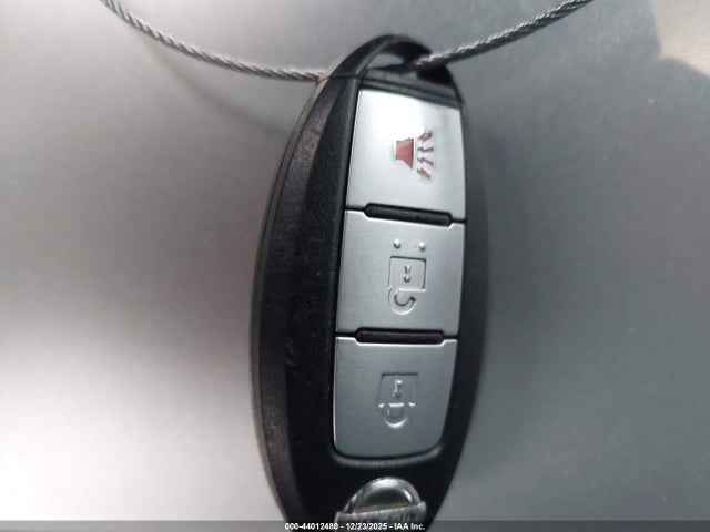 KNMAT2MV6FP504565 Nissan ROGUE SV