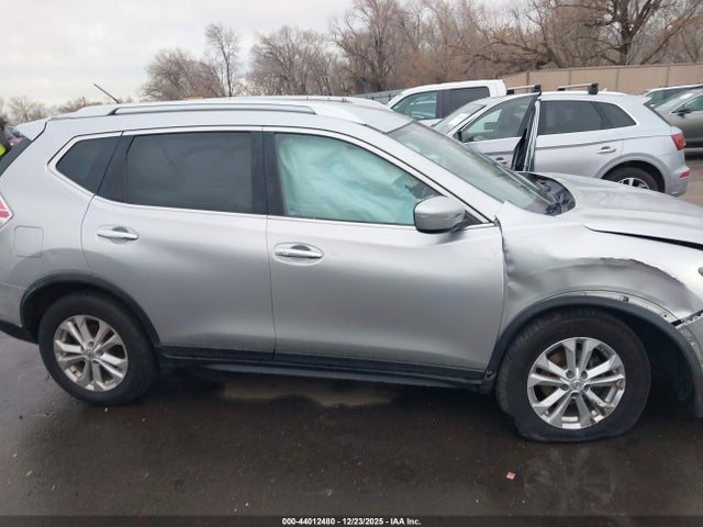 KNMAT2MV6FP504565 Nissan ROGUE SV