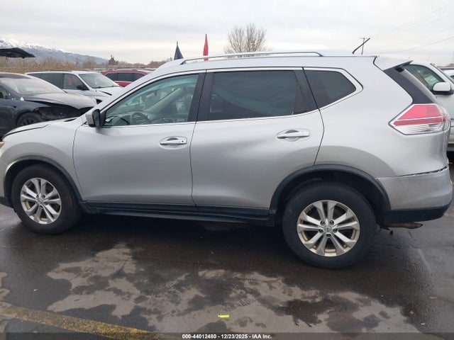 KNMAT2MV6FP504565 Nissan ROGUE SV