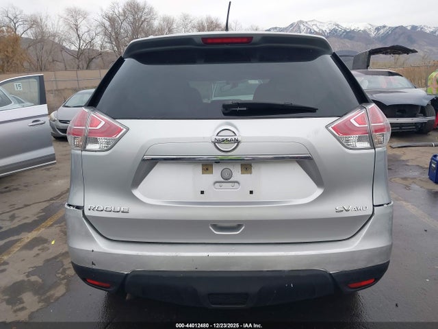 KNMAT2MV6FP504565 Nissan ROGUE SV