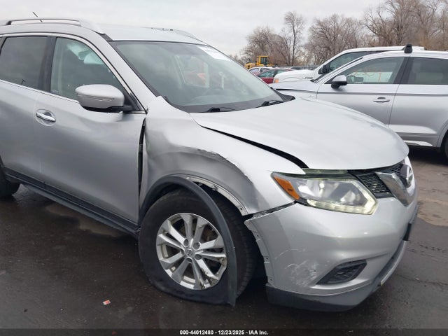 KNMAT2MV6FP504565 Nissan ROGUE SV