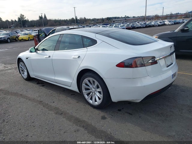 2018 TESLA MODEL S 5YJSA1E22JF277192 Photo 2