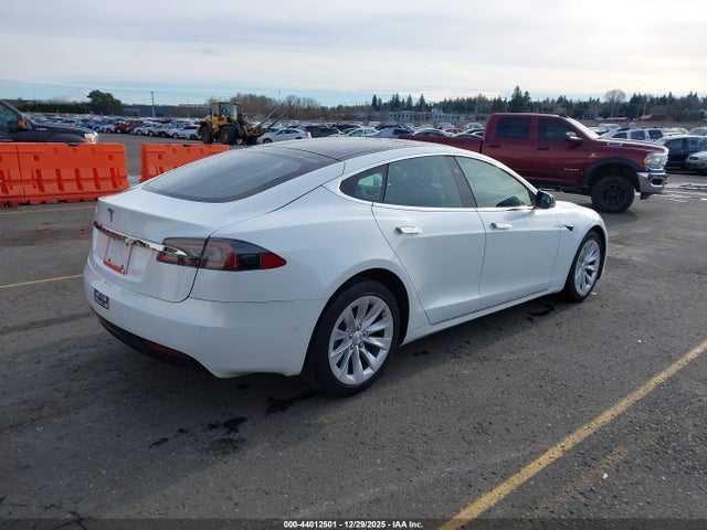 2018 TESLA MODEL S 5YJSA1E22JF277192 Photo 3