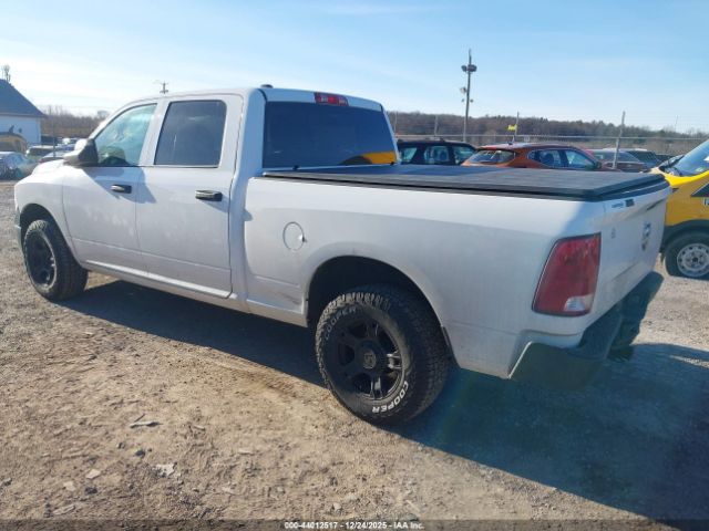 2016 RAM 1500 1C6RR7SM6GS236387 Photo 2