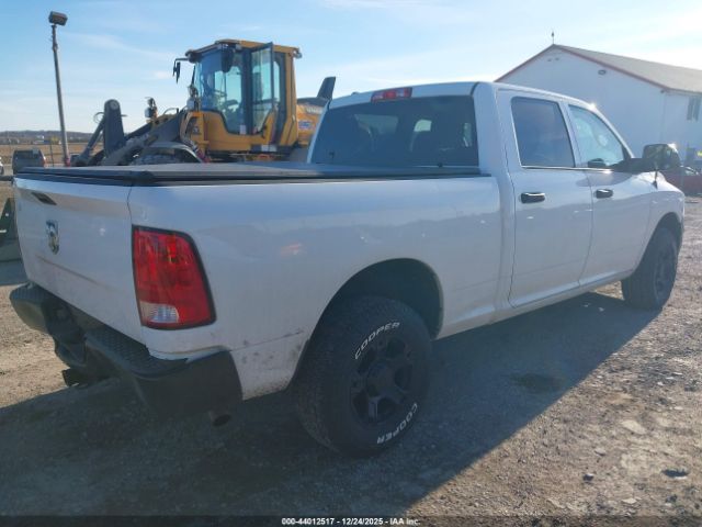 2016 RAM 1500 1C6RR7SM6GS236387 Photo 3