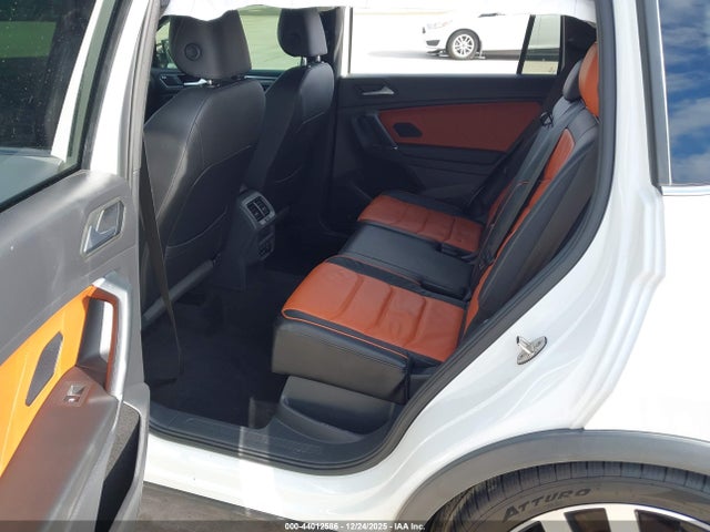 44012586 :رقم المزاد ، 3VV4B7AX4LM178786 vin ، 2020 Volkswagen Tiguan 2.0t Sel Premium R-line مزاد بيع