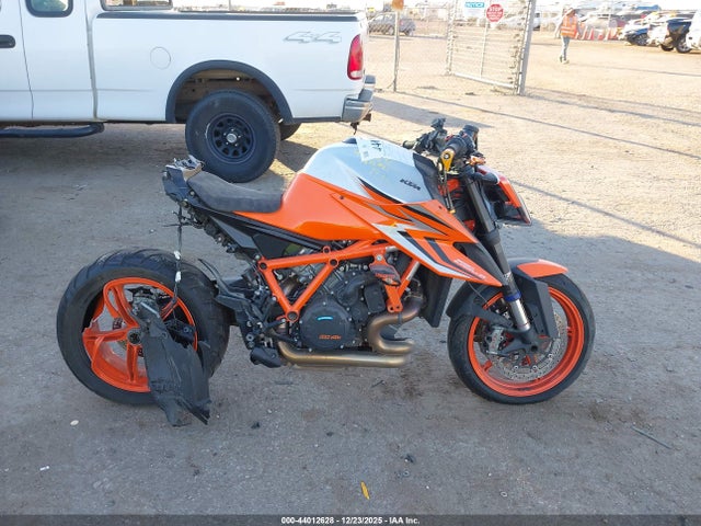 KTM 1290 Super Duke R 2022 VBKV39401NM952399 Image 11