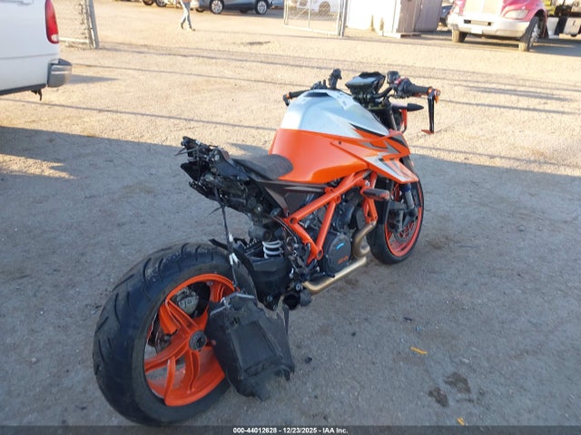 2022 KTM 1290 VBKV39401NM952399 Photo 3