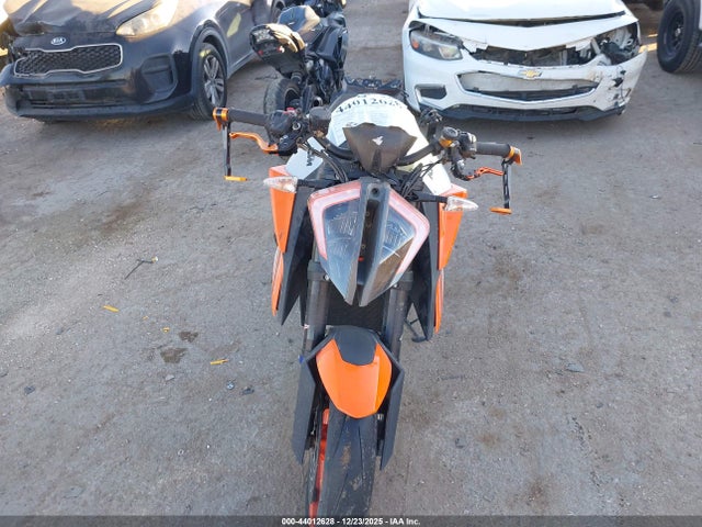 2022 KTM 1290 VBKV39401NM952399 Photo 4