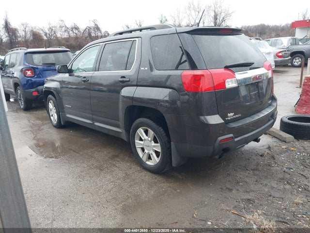 2013 GMC TERRAIN 2GKFLTE34D6399096 Photo 2