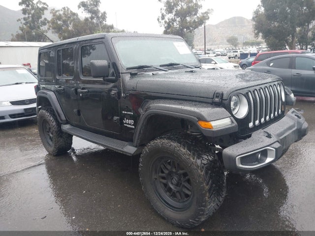 1C4HJXEN9JW185743 Jeep Wrangler Unlimited Sahara 4x4