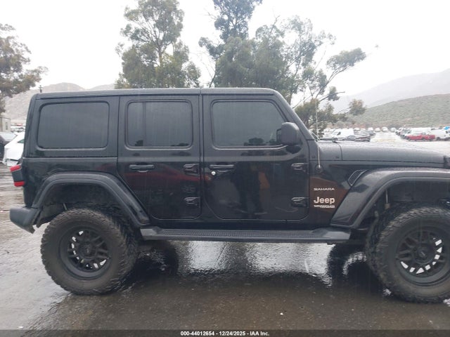 1C4HJXEN9JW185743 Jeep Wrangler Unlimited Sahara 4x4