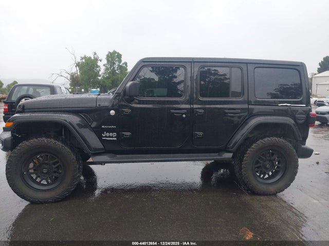 1C4HJXEN9JW185743 Jeep Wrangler Unlimited Sahara 4x4
