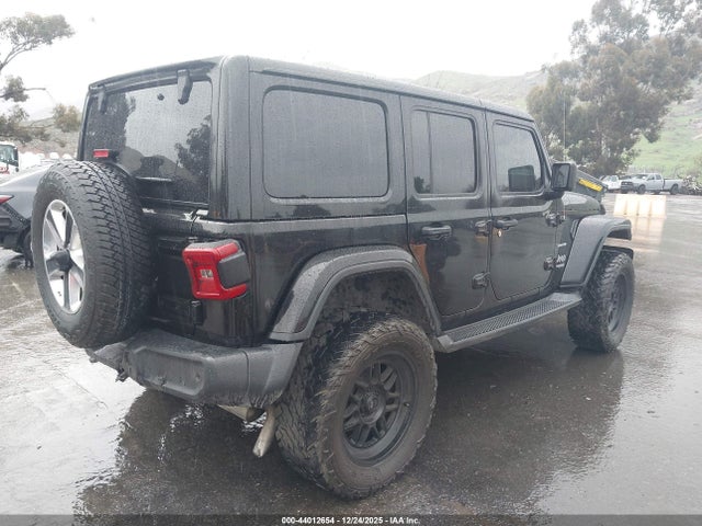 1C4HJXEN9JW185743 Jeep Wrangler Unlimited Sahara 4x4