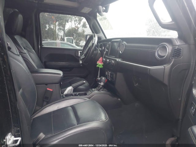 1C4HJXEN9JW185743 Jeep Wrangler Unlimited Sahara 4x4