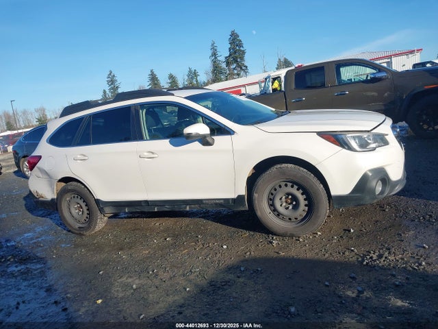 Subaru Outback 2.5i Premium 2018 4S4BSAFC6J3276186 Image 13