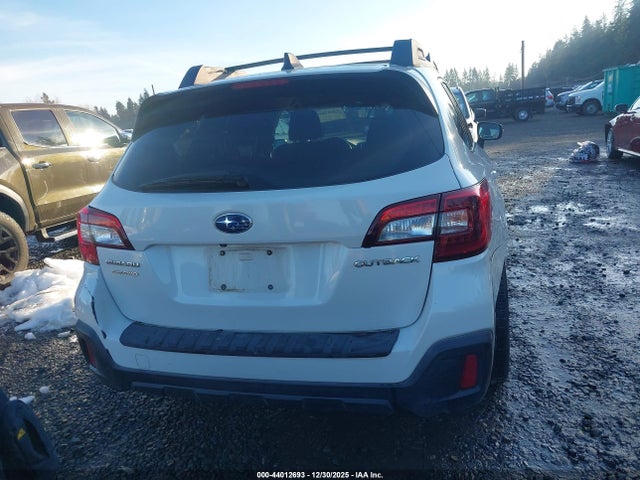 Subaru Outback 2.5i Premium 2018 4S4BSAFC6J3276186 Image 16