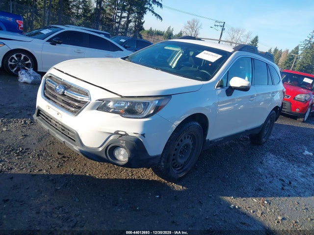 Subaru Outback 2.5i Premium 2018 4S4BSAFC6J3276186 Image 2