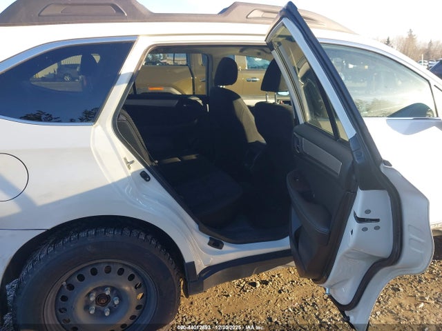 Subaru Outback 2.5i Premium 2018 4S4BSAFC6J3276186 Image 8