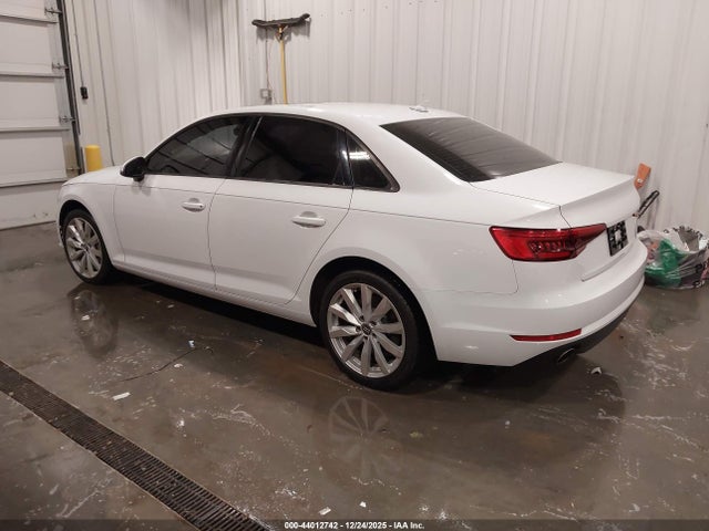 2017 AUDI A4 WAUANAF47HN031733 Photo 2