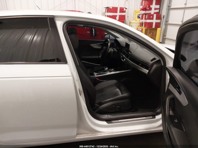 2017 AUDI A4 WAUANAF47HN031733 Photo 4