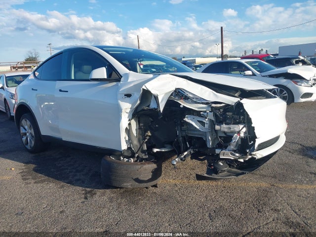 2023 TESLA MODEL Y 7SAYGDEE9PA043063 Photo 0