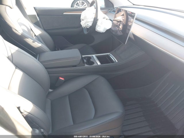 2023 TESLA MODEL Y 7SAYGDEE9PA043063 Photo 4