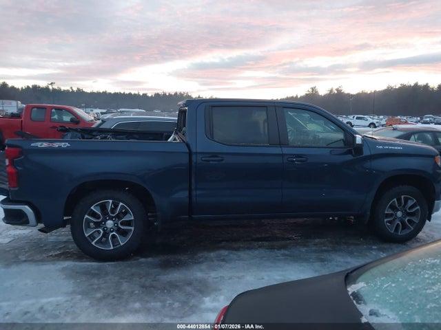 3GCPDKEK5NG562388 Chevrolet Silverado 1500 4wd Short Bed Lt With 2fl