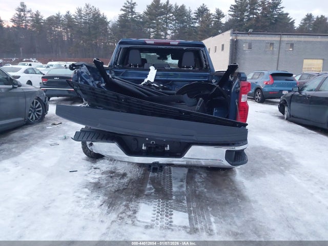 3GCPDKEK5NG562388 Chevrolet Silverado 1500 4wd Short Bed Lt With 2fl