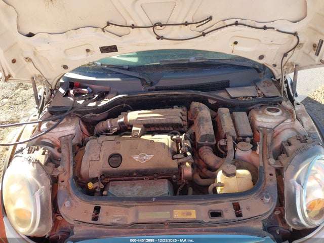 2010 MINI COOPER WMWMF3C50ATZ66600 Photo 9