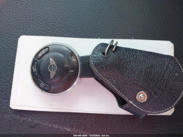2010 MINI COOPER WMWMF3C50ATZ66600 Photo 10