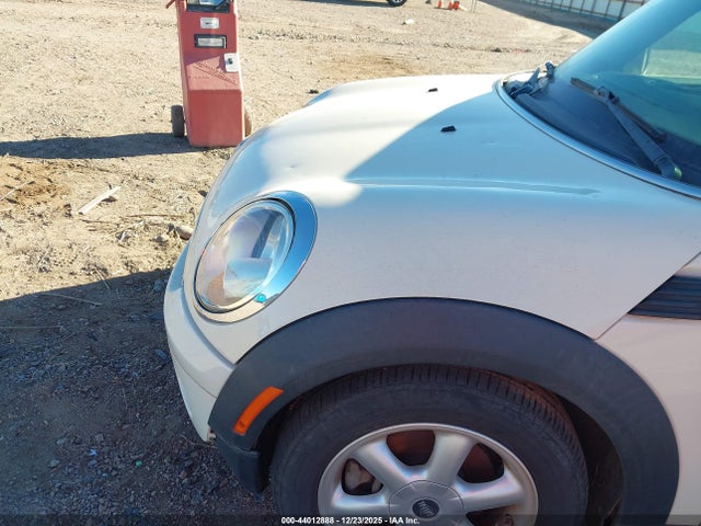 2010 MINI COOPER WMWMF3C50ATZ66600 Photo 5