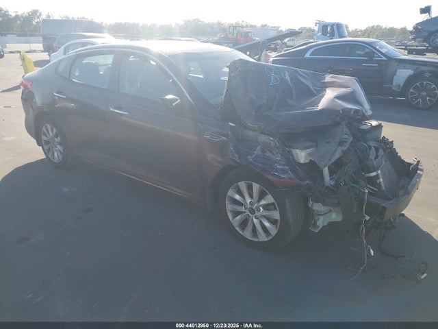 2018 Kia Optima Ex მანქანა იყიდება აუქციონზე, vin: 5XXGU4L31JG185563, აუქციონის ნომერი: 44012950