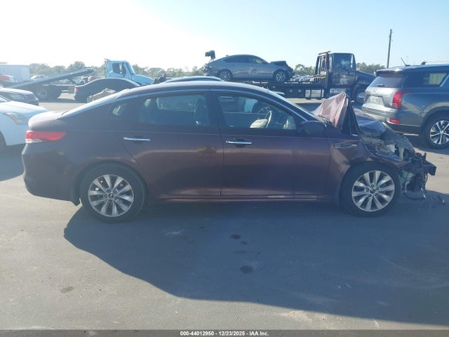 2018 Kia Optima Ex მანქანა იყიდება აუქციონზე, vin: 5XXGU4L31JG185563, აუქციონის ნომერი: 44012950