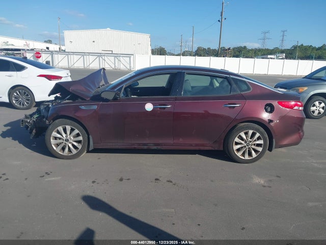 2018 Kia Optima Ex მანქანა იყიდება აუქციონზე, vin: 5XXGU4L31JG185563, აუქციონის ნომერი: 44012950
