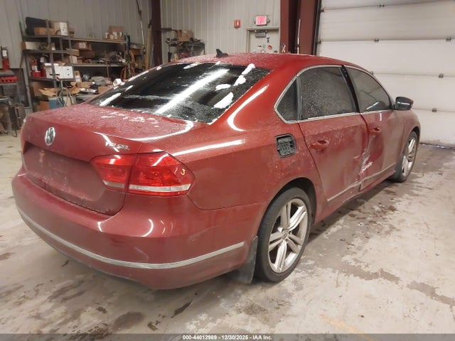 Продаж на аукціоні авто 2015 Volkswagen Passat 1.8t Sel Premium, vin: 1VWCT7A33FC121826, номер лоту: 44012989