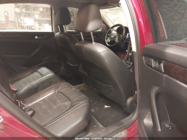 Продаж на аукціоні авто 2015 Volkswagen Passat 1.8t Sel Premium, vin: 1VWCT7A33FC121826, номер лоту: 44012989