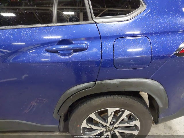 Auction sale of the 2025 Toyota Corolla Cross Xle, vin: 7MUEAABG2SV122626, lot number: 44012996