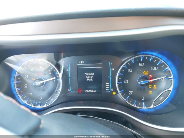 2017 Chrysler Pacifica Touring-l მანქანა იყიდება აუქციონზე, vin: 2C4RC1BG9HR712345, აუქციონის ნომერი: 44013062