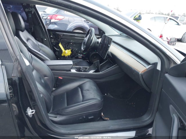 Продаж на аукціоні авто 2018 Tesla Model 3 Long Range/performance, vin: 5YJ3E1EBXJF068386, номер лоту: 44013065