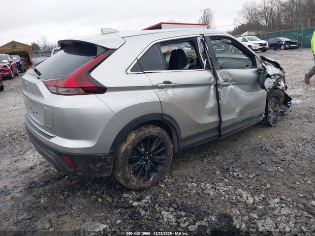 2023 MITSUBISHI ECLIPSE CROSS JA4ATVAA8PZ004832 Photo 3