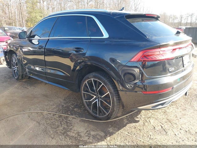 2021 AUDI Q8 WA1AVAF11MD019693 Photo 2
