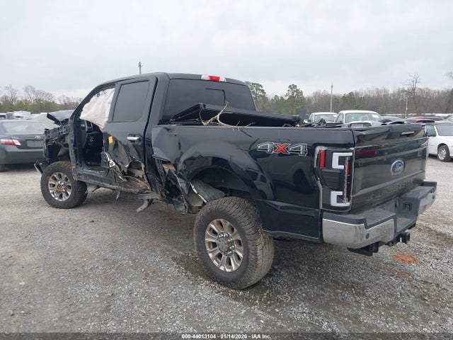 1FT8W3BT8HEE43991 Ford F-350 Lariat