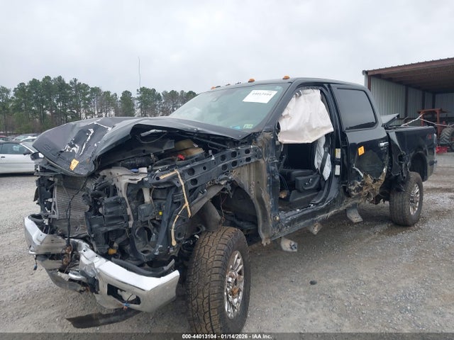 1FT8W3BT8HEE43991 Ford F-350 Lariat