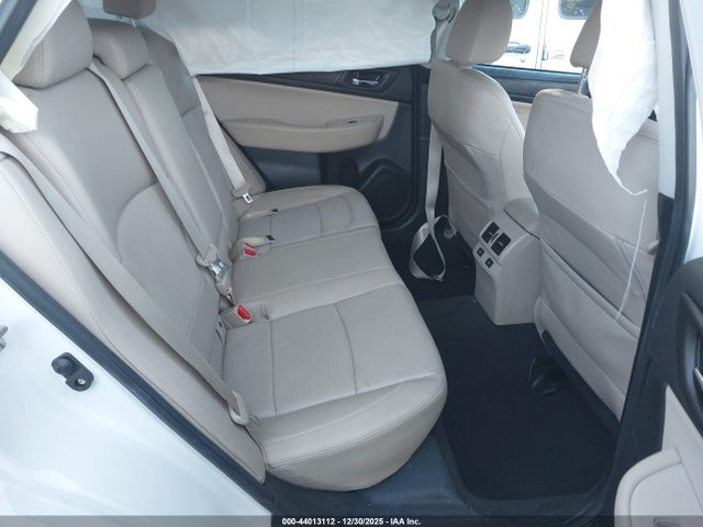 44013112 :رقم المزاد ، 4S4BSANC2H3424653 vin ، 2017 Subaru Outback 2.5i Limited مزاد بيع