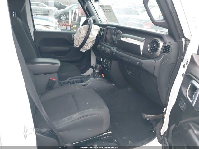 1C4HJXDG8NW252647 Jeep Wrangler Unlimited Sport S 4x4